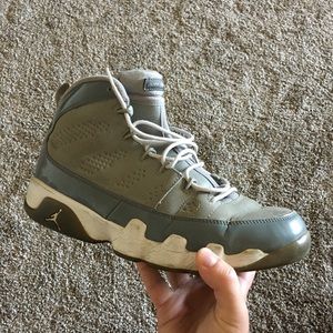 Air Jordan Retro 9 Cool Grey Size 10.5